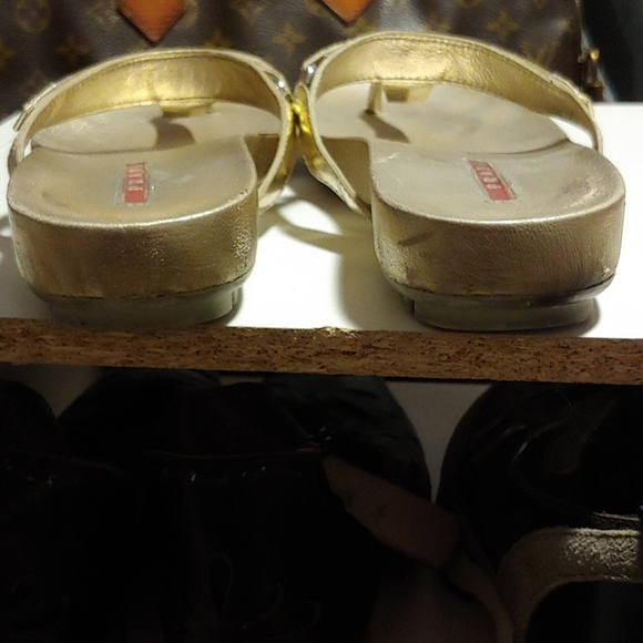 Prada gold flip flips SZ 36/6 - Picture 5 of 16